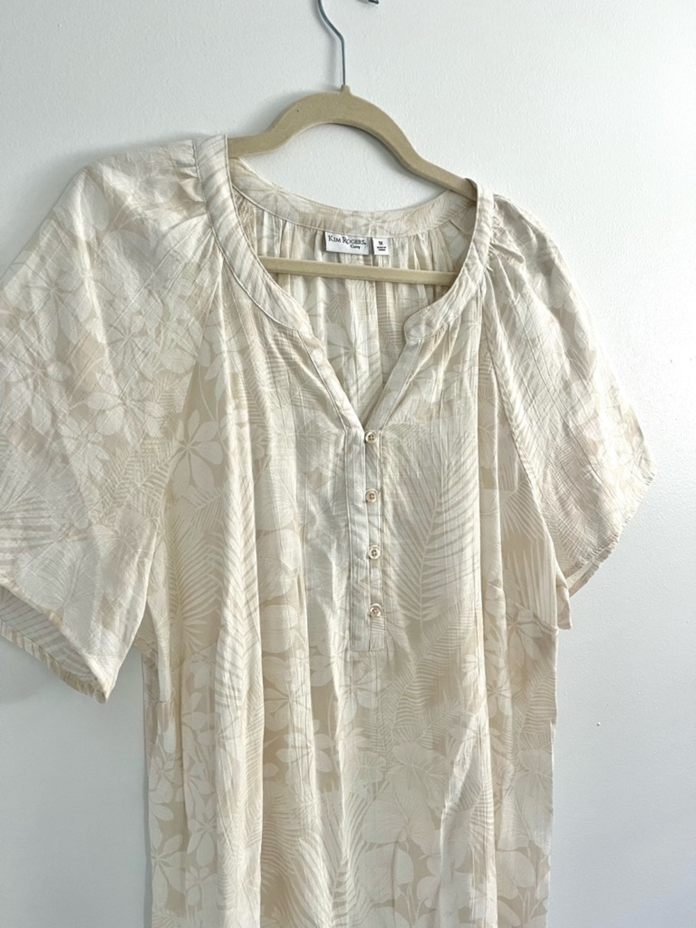 Kim Rogers Curvy Plus Size Cream Floral Flowy Short Sleeve Button Tunic Blouse - Picture 2 of 7